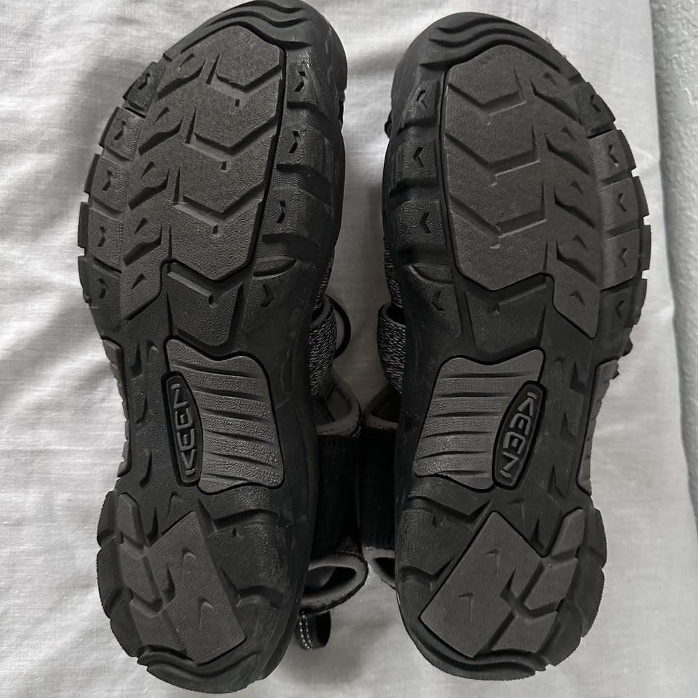KEEN Men's 11.5 Closed Toe Hiking Sandals Gray Black Outdoor Trail Shoes - Picture 4 of 8